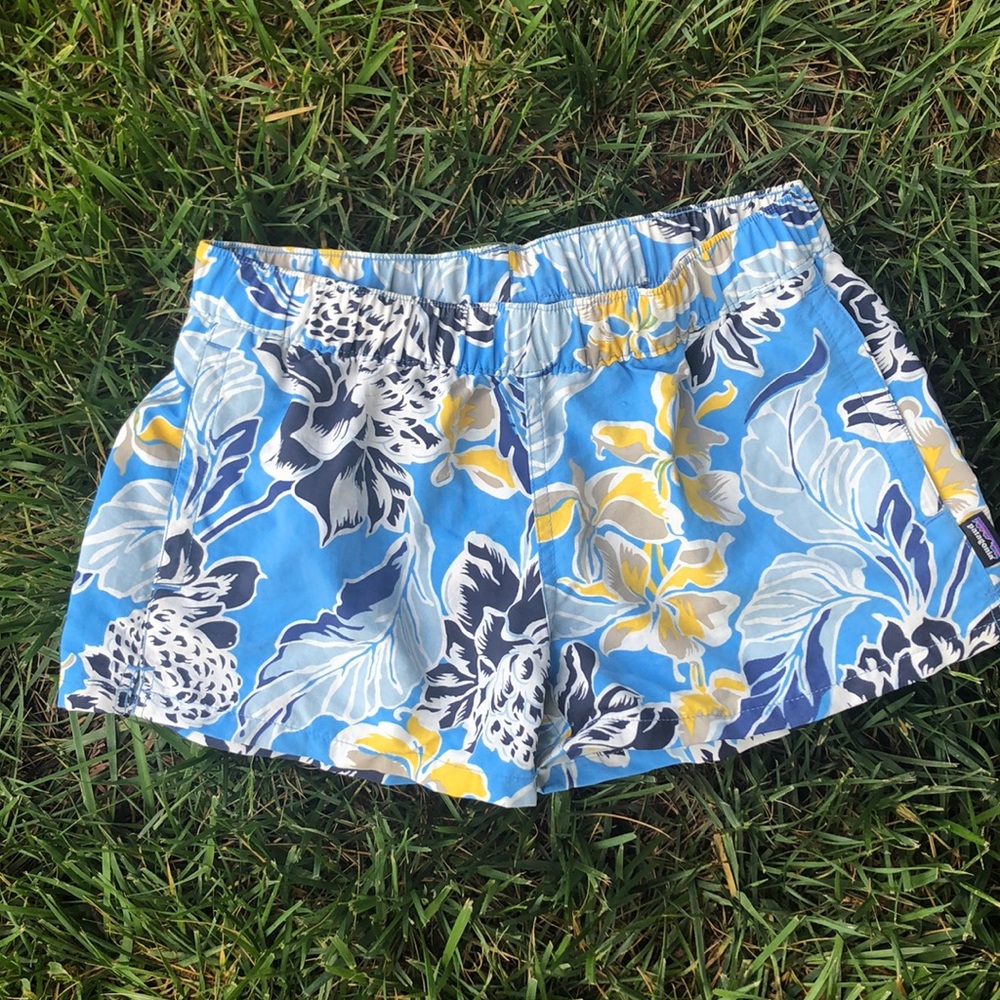 EUC. Patagonia Barely Baggies shorts